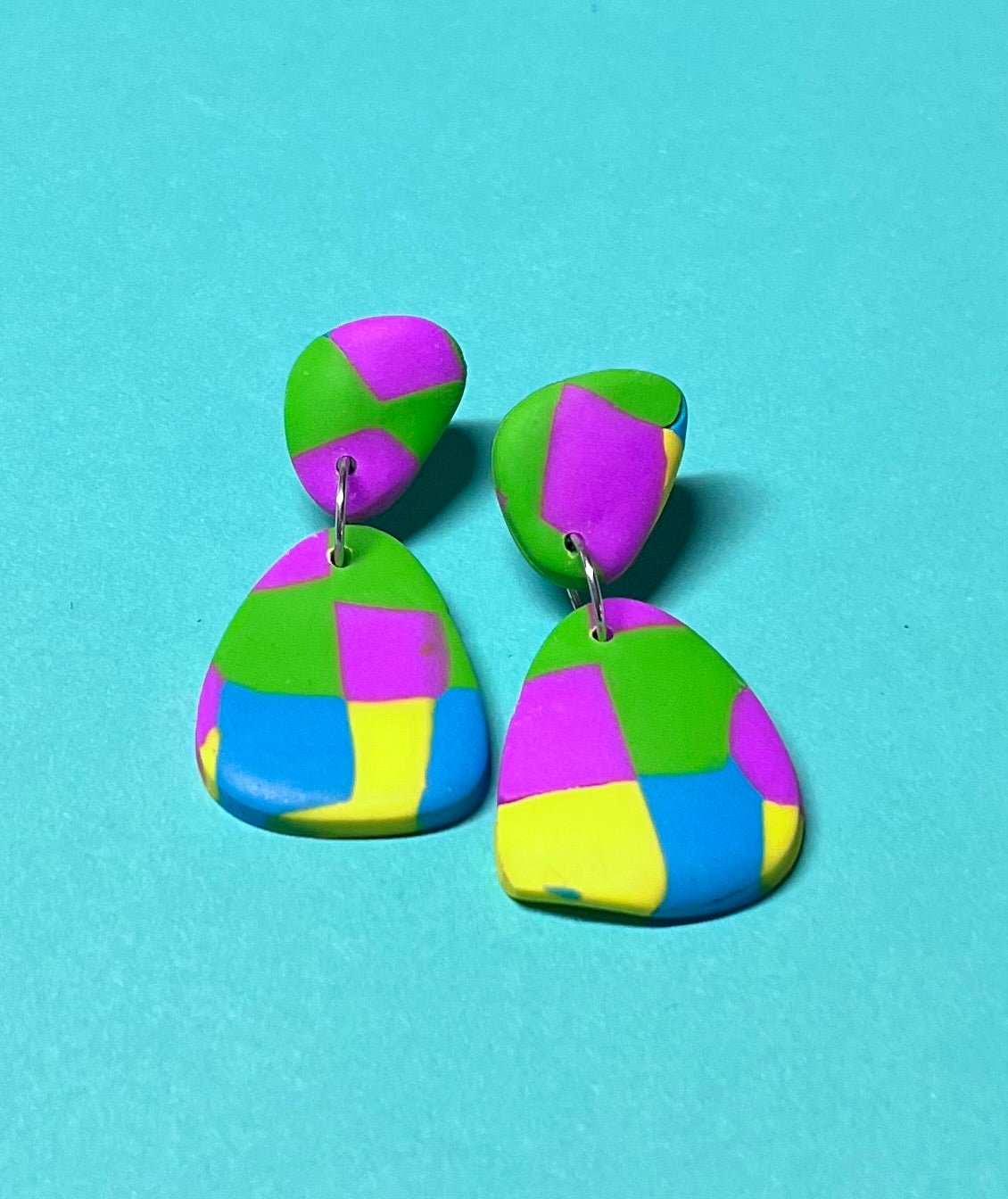 Handgemachte Ohrringe, bunt gemustert, aus Polymer Clay