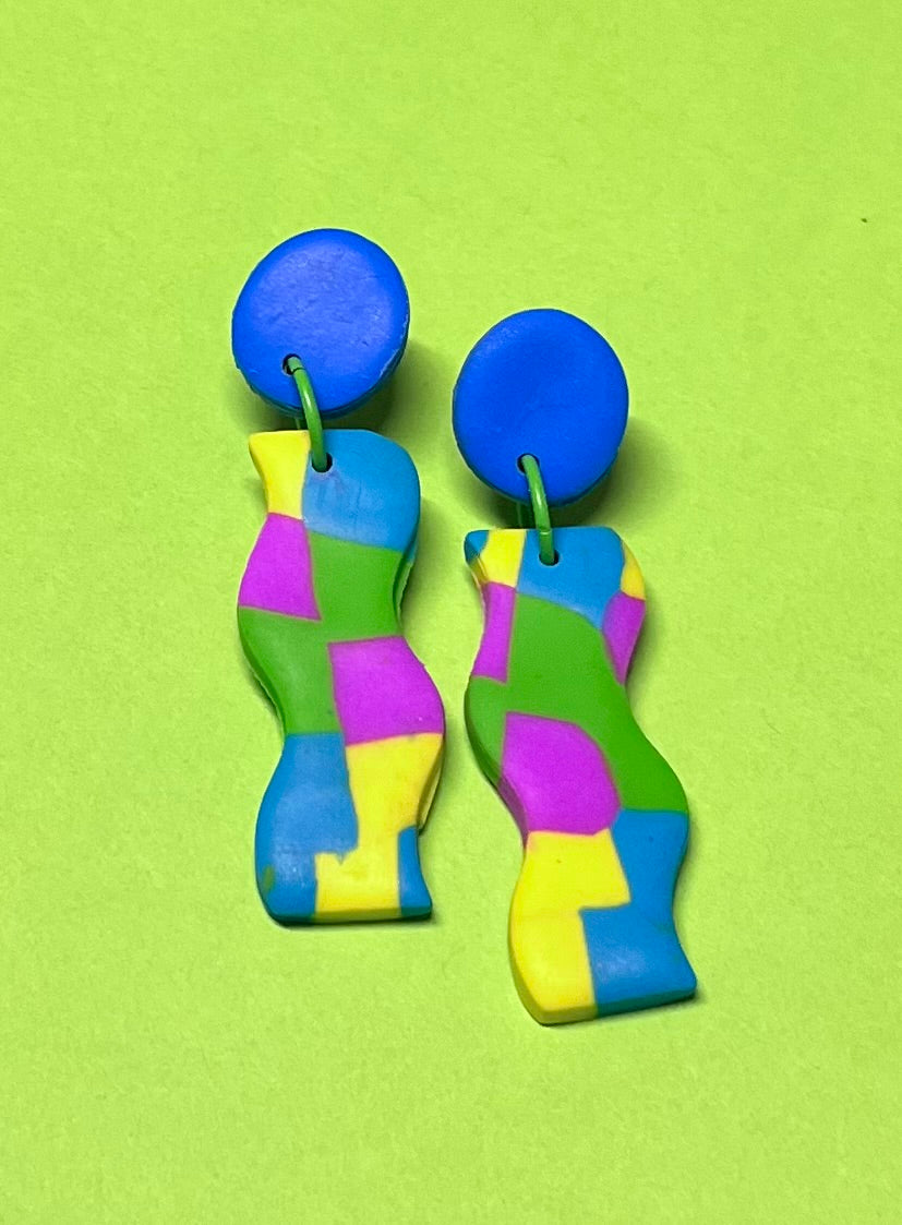 Farbenfrohe handgemachte Ohrringe aus Polymerton in tollen Farben, hübsch für jeden Anlass