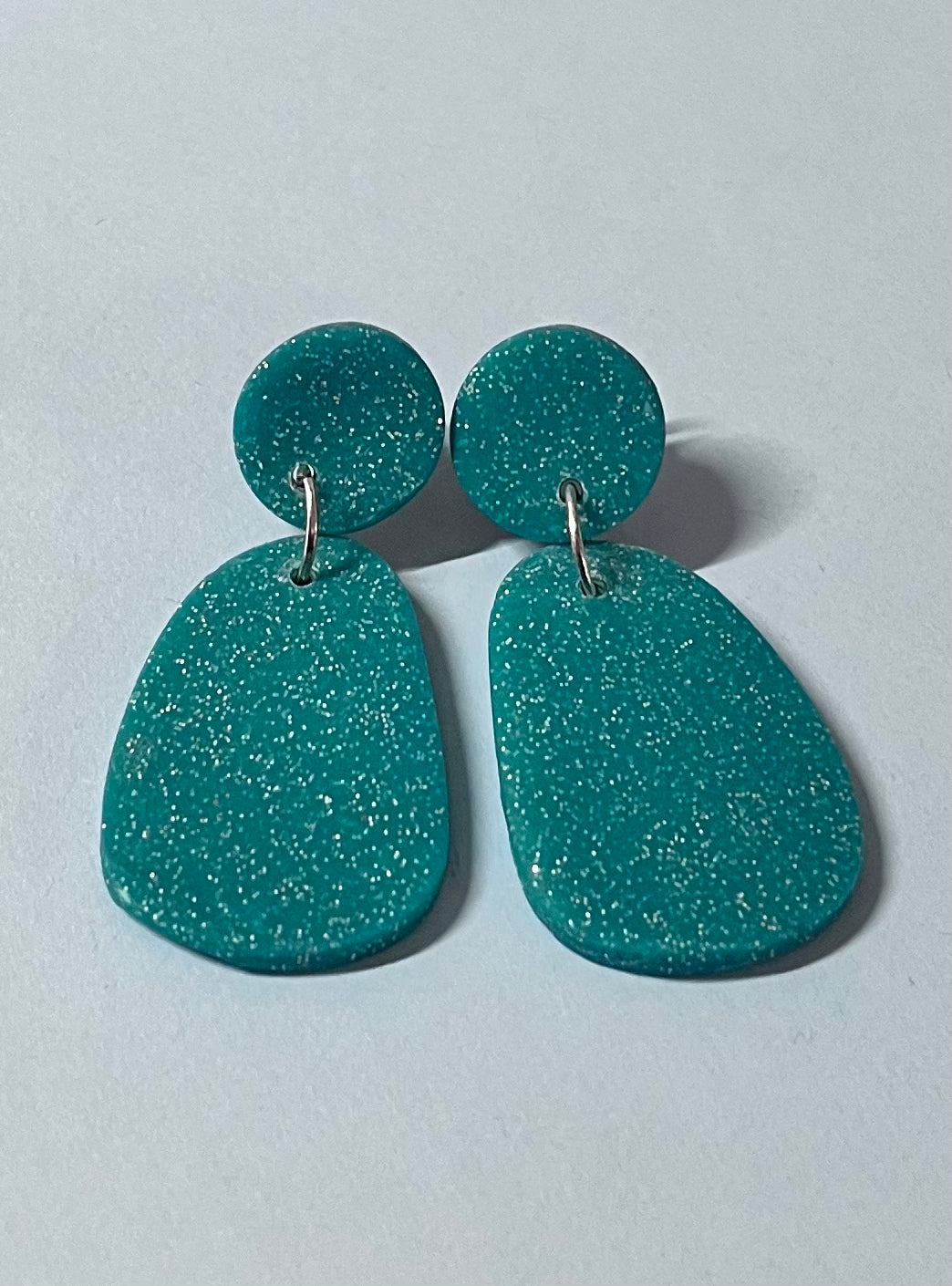 Glitzerohrringe, grün, handgemacht
