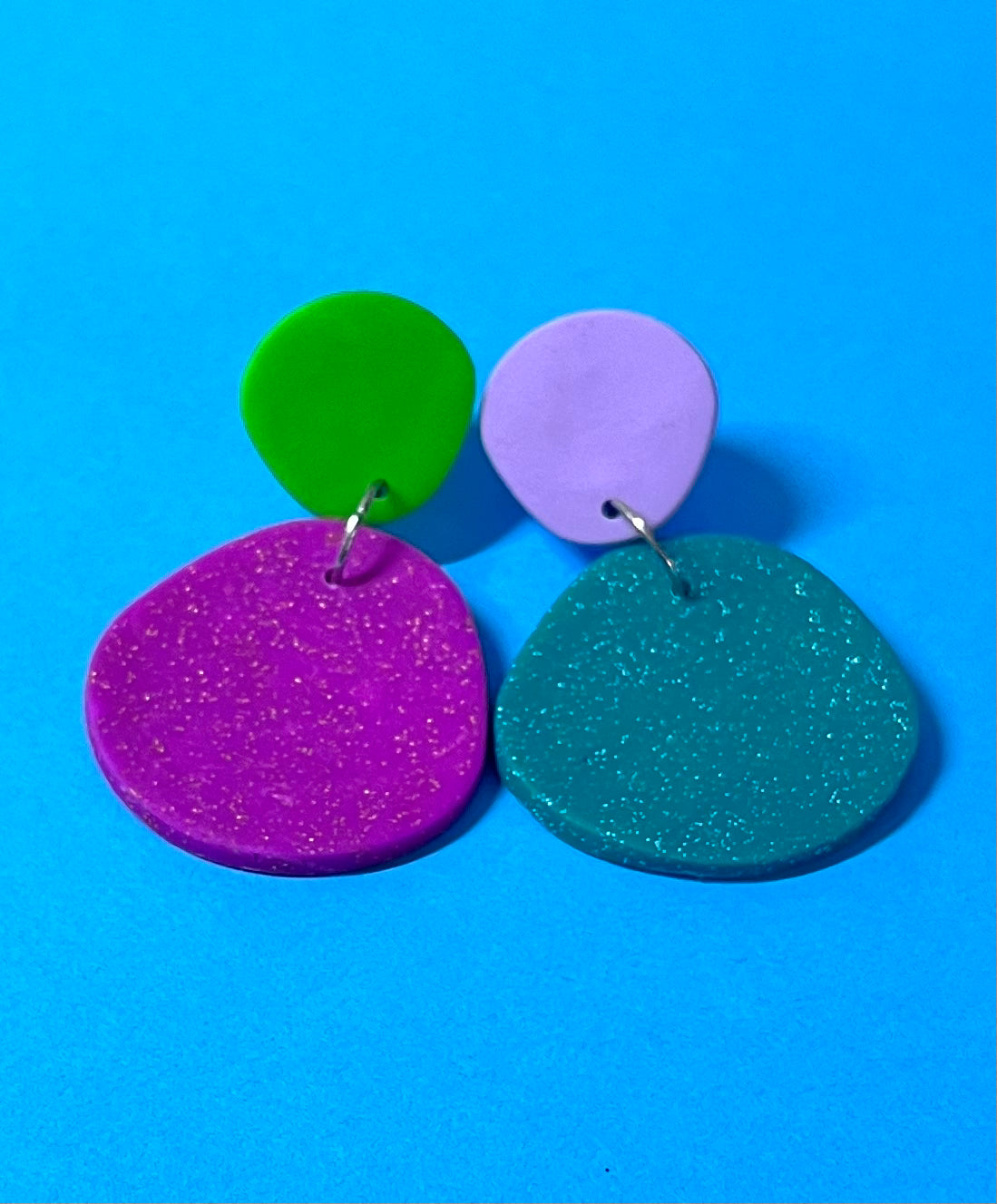 Bunte Ohrringe, Glitzer, auffällig, leicht