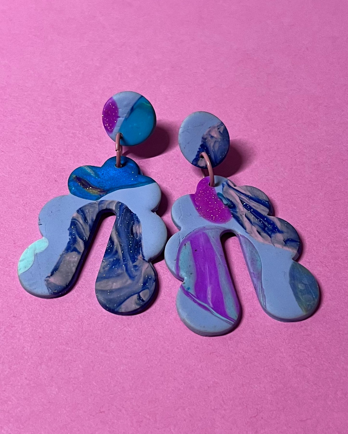 Statement Ohrringe, bunt, violet und verschiedene Farben