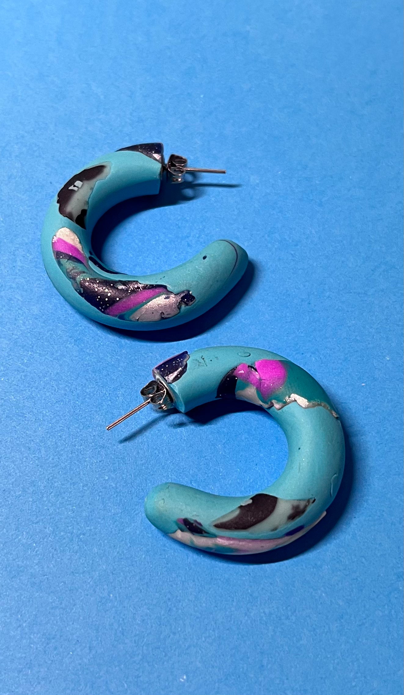 Creolen in türkis bunt