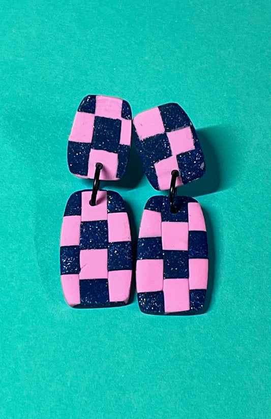 Bunte, handgemachte Ohrringe aus Polymer Clay für einen fröhlichen Akzent